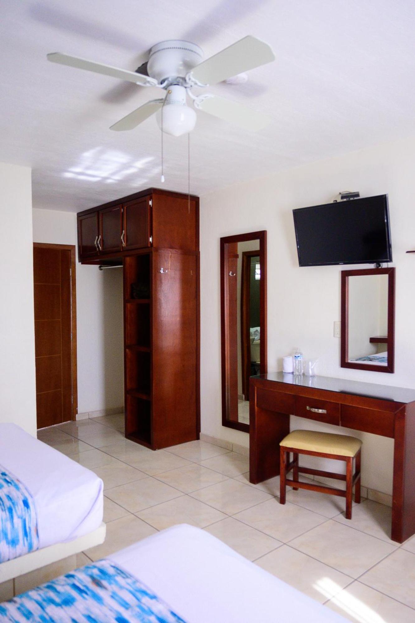 Hotel Acuario En Ocotlan Eksteriør bilde